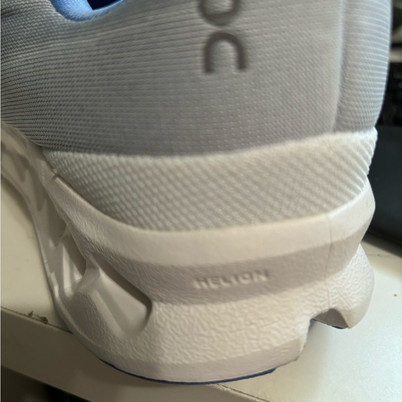 On Running Cloud Surfer. Blue. Size 6.5 - Picture 6 of 10